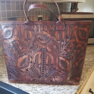 Genuine leather woman purse by Carolina Crowley